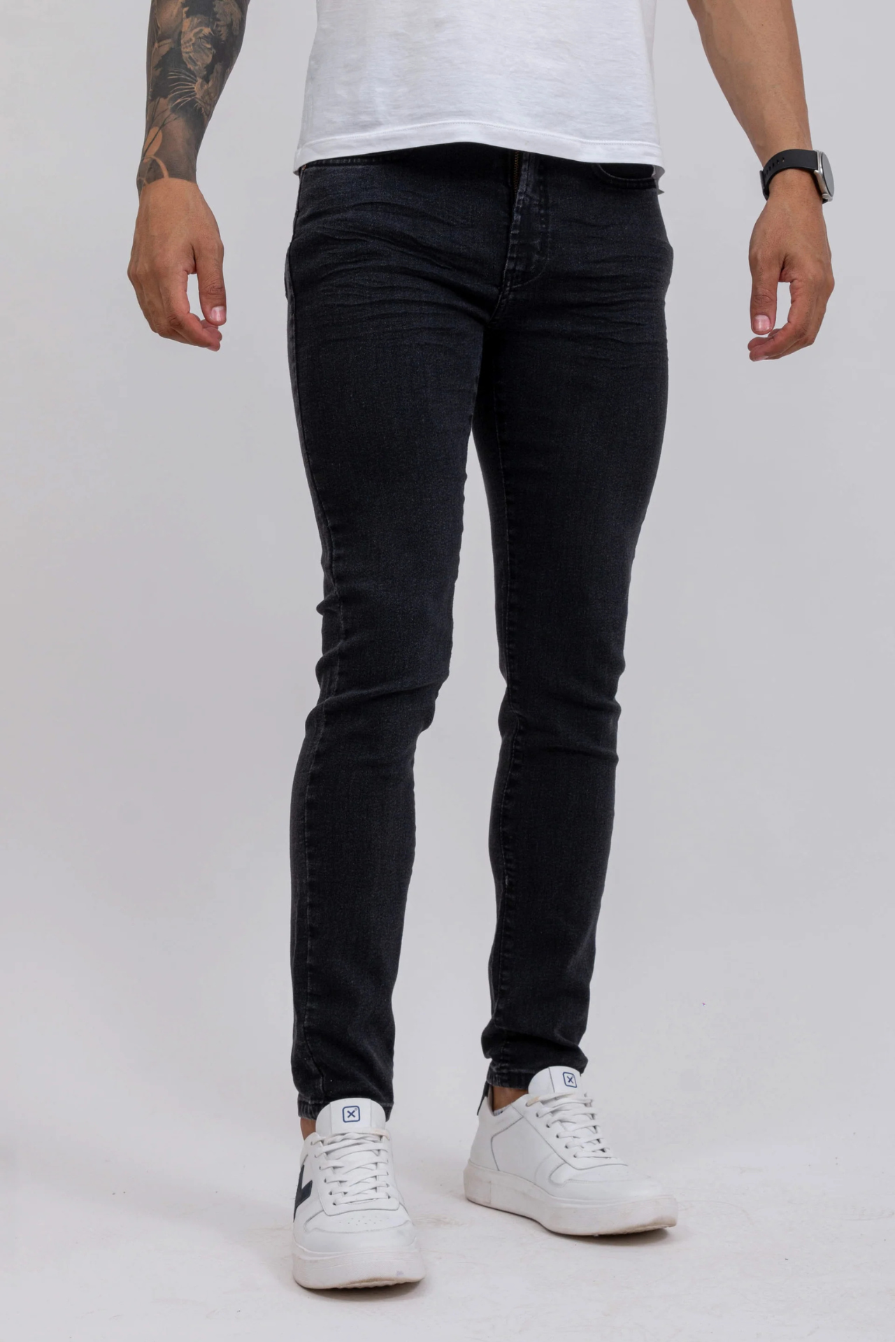 LUXUS-SCHWARZE DENIM-JEANS – PREMIUM-STOFF MIT ÜBERLEGENEM KOMFORT